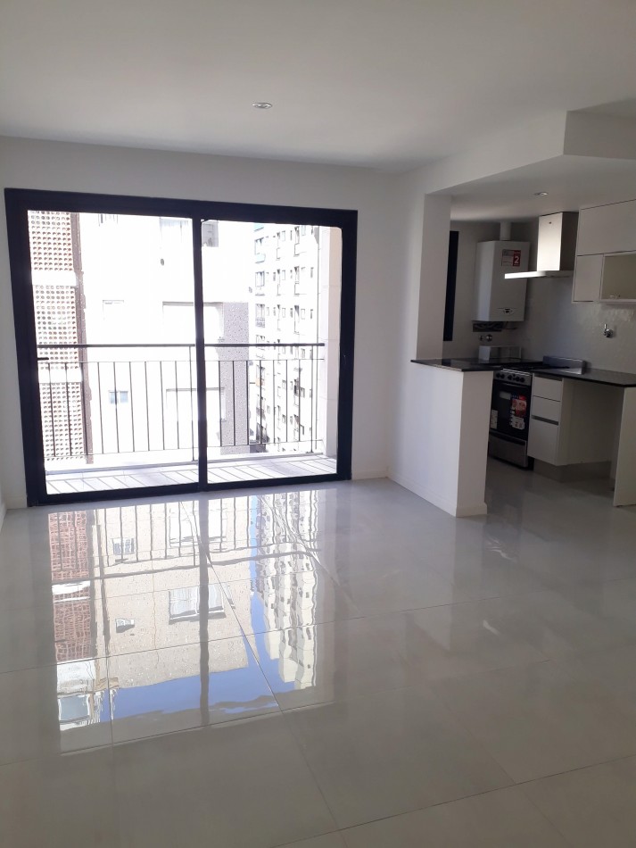 TRES AMB. CON COCHERA Y TERRAZA A ESTRENAR