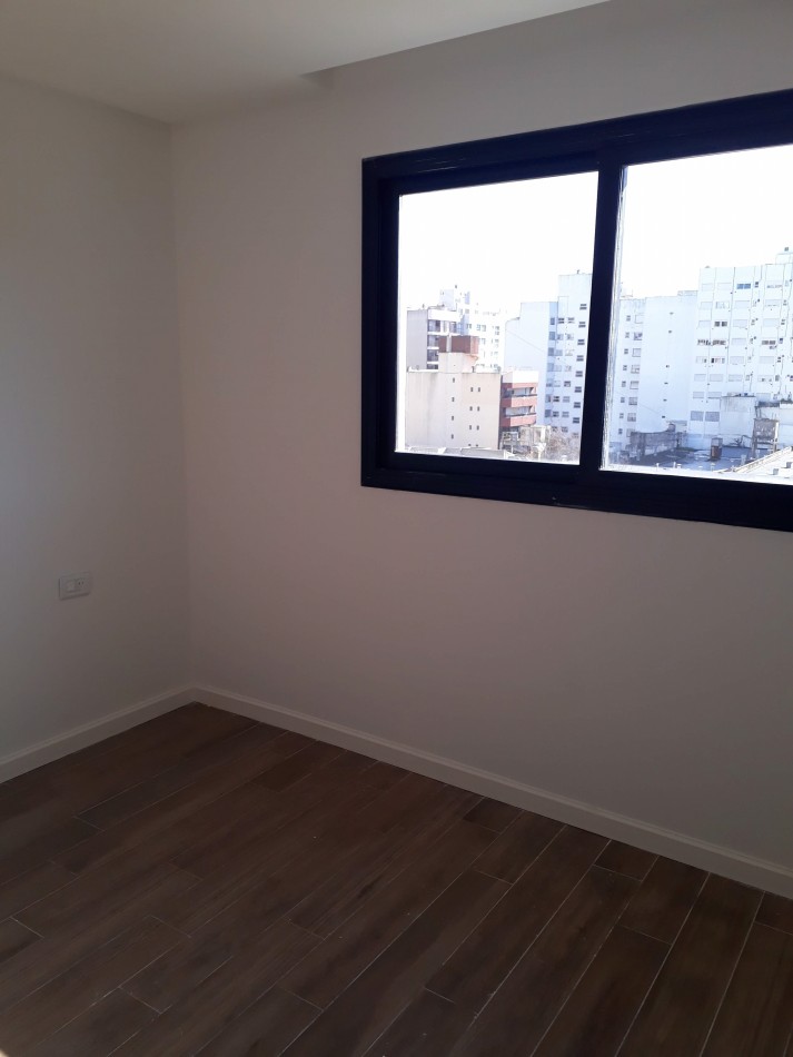 TRES AMB. CON COCHERA Y TERRAZA A ESTRENAR
