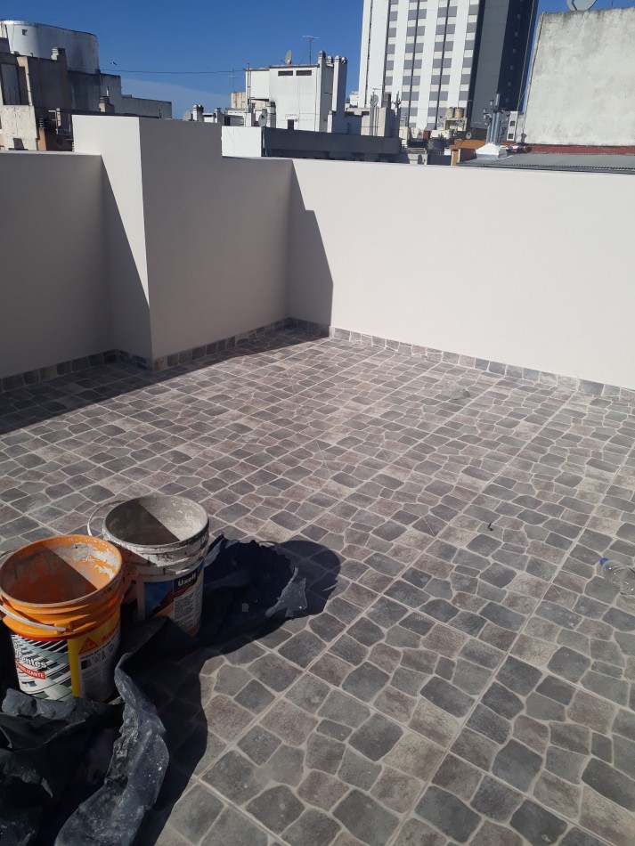 TRES AMB. CON COCHERA Y TERRAZA A ESTRENAR
