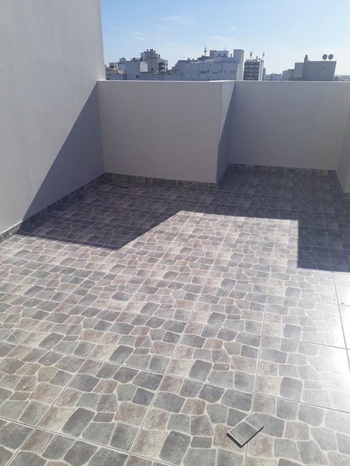 TRES AMB. CON COCHERA Y TERRAZA A ESTRENAR