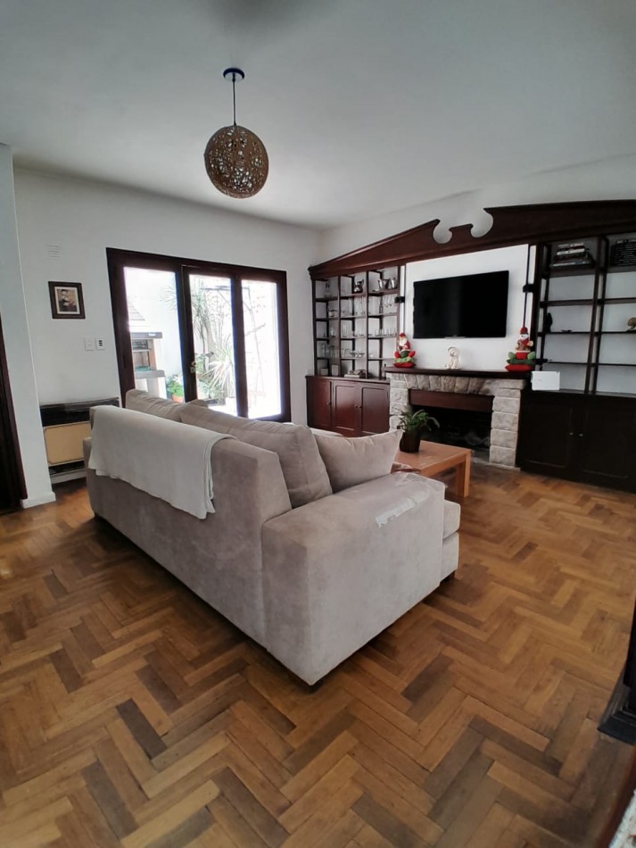 CASA EN ALQUILER USO COMERCIAL O PROFESIONAL ZONA PLAYA GRANDE