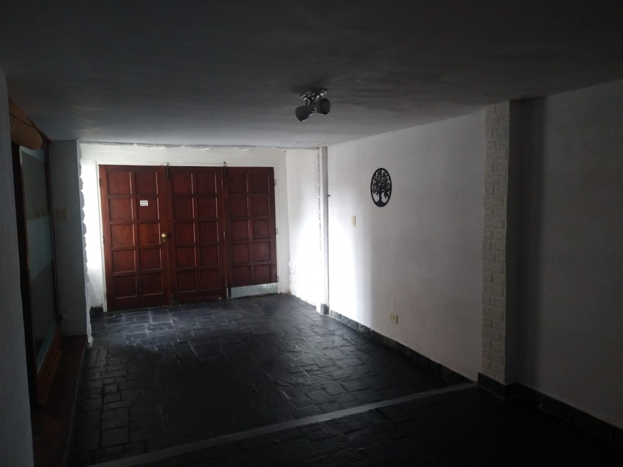 CASA EN ALQUILER USO COMERCIAL O PROFESIONAL ZONA PLAYA GRANDE