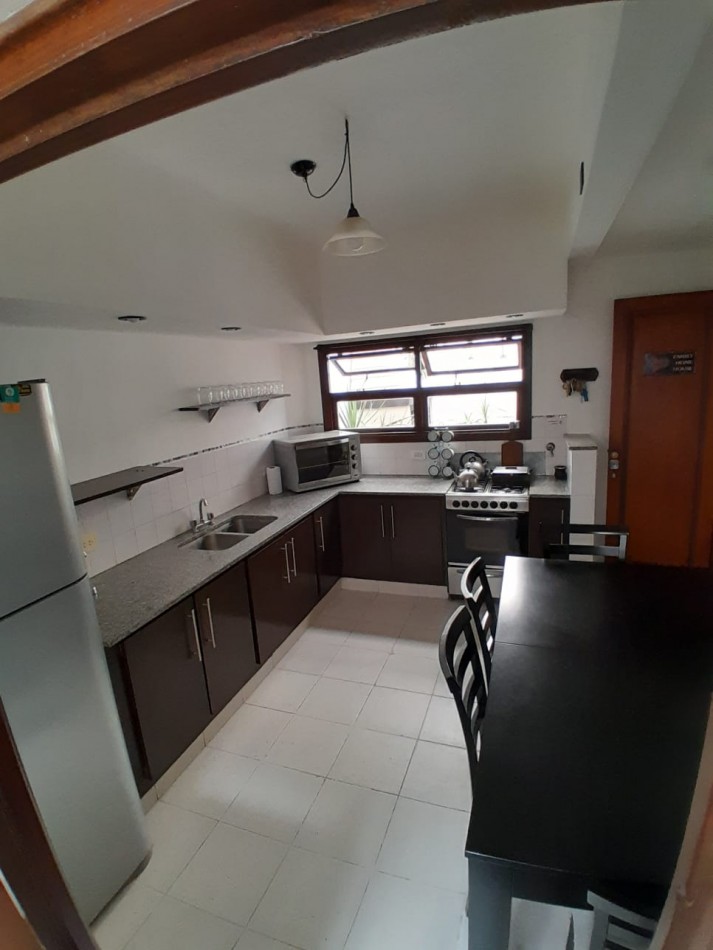 CASA EN ALQUILER USO COMERCIAL O PROFESIONAL ZONA PLAYA GRANDE
