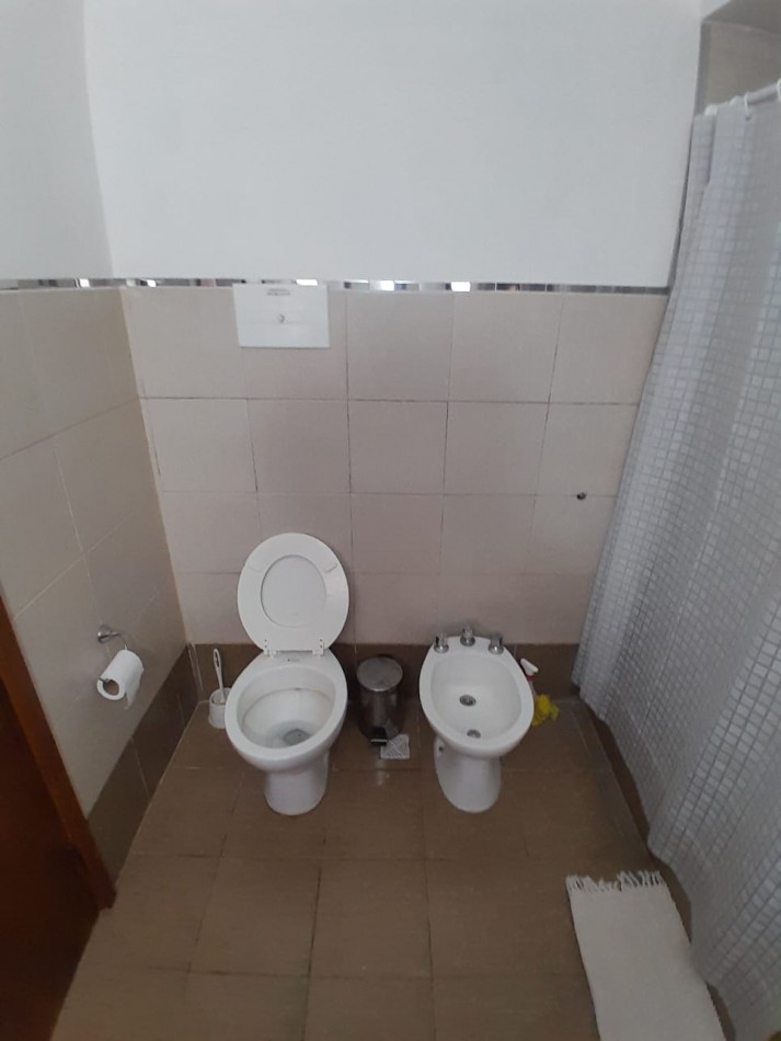 CASA EN ALQUILER USO COMERCIAL O PROFESIONAL ZONA PLAYA GRANDE