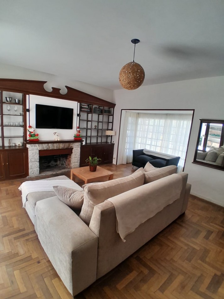 CASA EN ALQUILER USO COMERCIAL O PROFESIONAL ZONA PLAYA GRANDE
