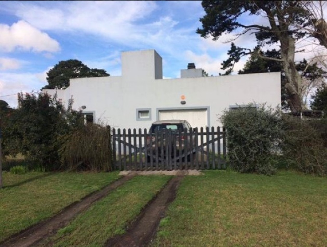 CHALET CON PARQUE EN SIERRA DE LOS PADRES