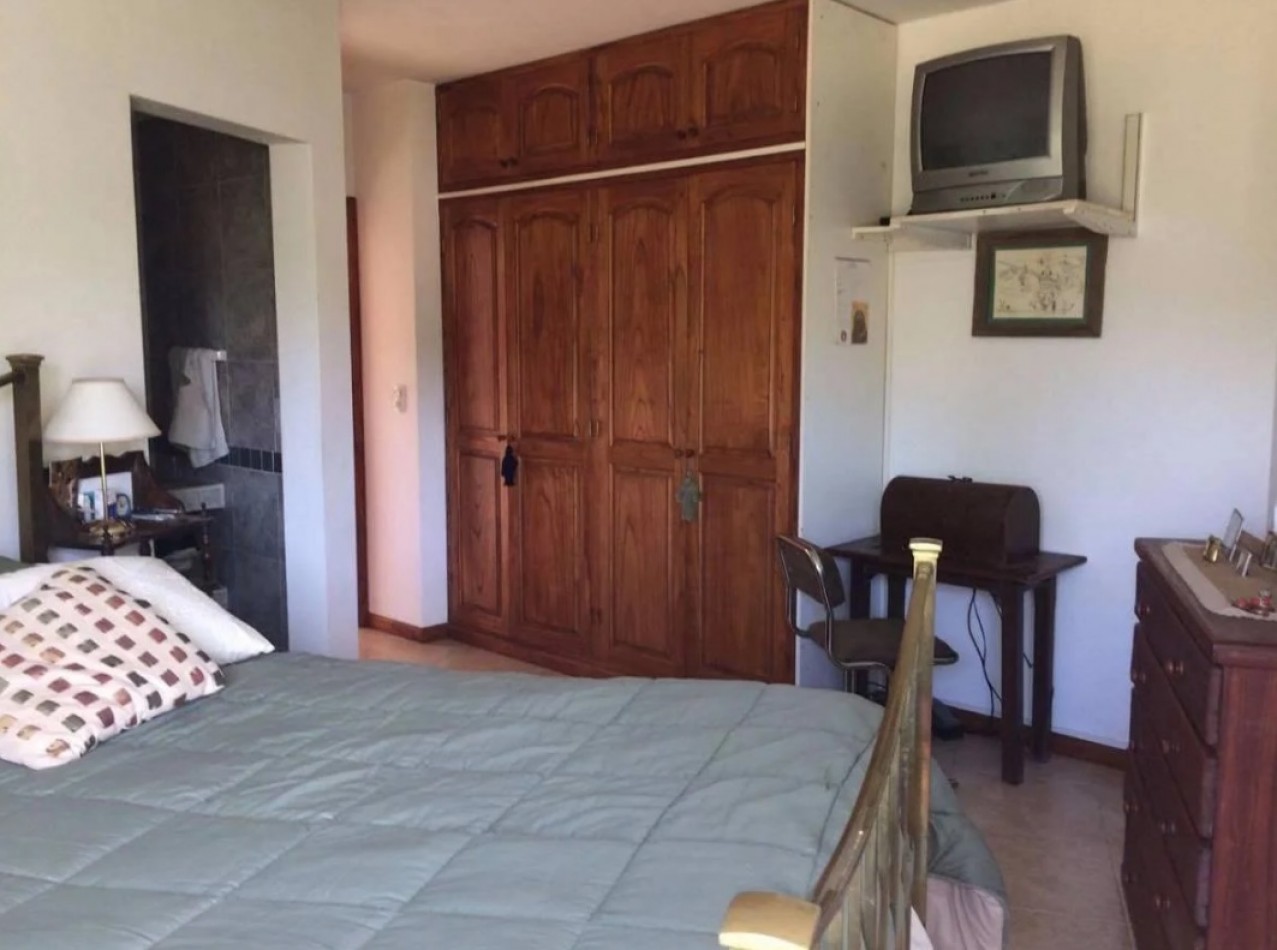 CHALET CON PARQUE EN SIERRA DE LOS PADRES