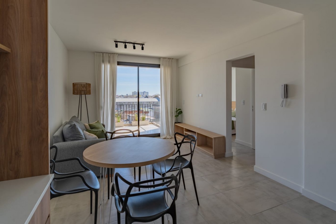 PH 2 AMB A LA CALLE CON PARRILA