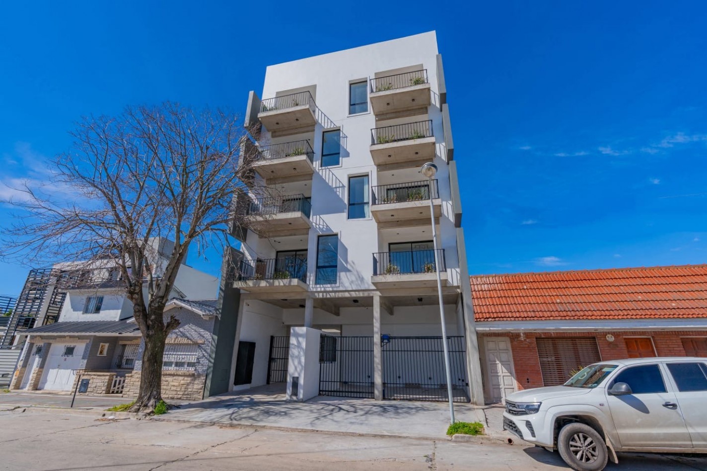 PH 2 AMB A LA CALLE CON PARRILA