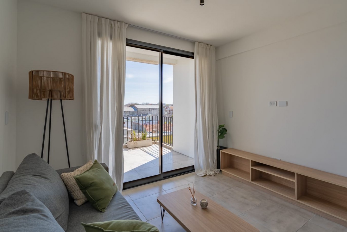 PH 2 AMB A LA CALLE CON PARRILA