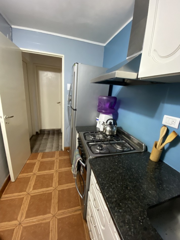 DEPARTAMENTO 4 AMB. A LA CALLE CON PATIO Y PARRILLA