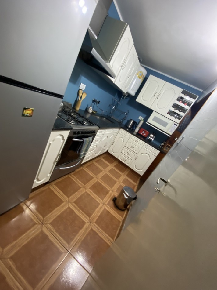 DEPARTAMENTO 4 AMB. A LA CALLE CON PATIO Y PARRILLA