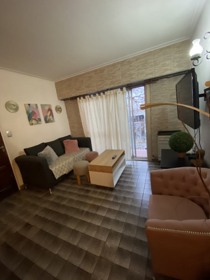 DEPARTAMENTO 4 AMB. A LA CALLE CON PATIO Y PARRILLA