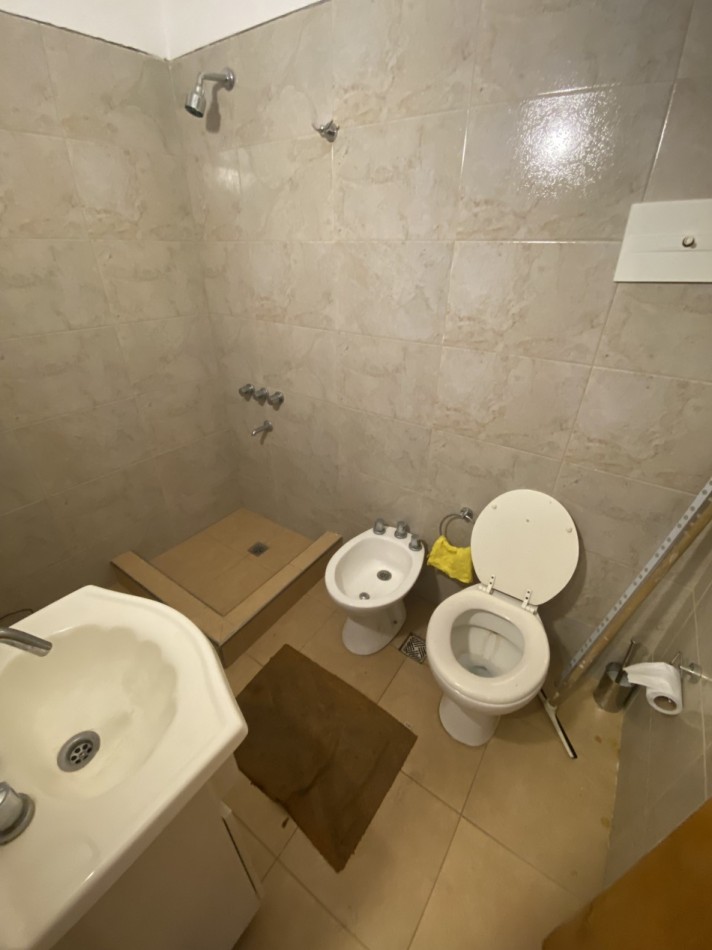 DEPARTAMENTO 2 AMB. A LA CALLE CON BALCON