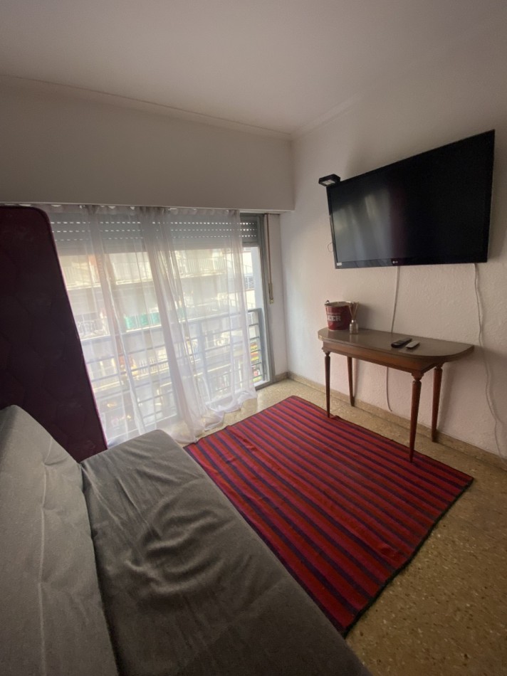 DEPARTAMENTO 2 AMB. A LA CALLE CON BALCON