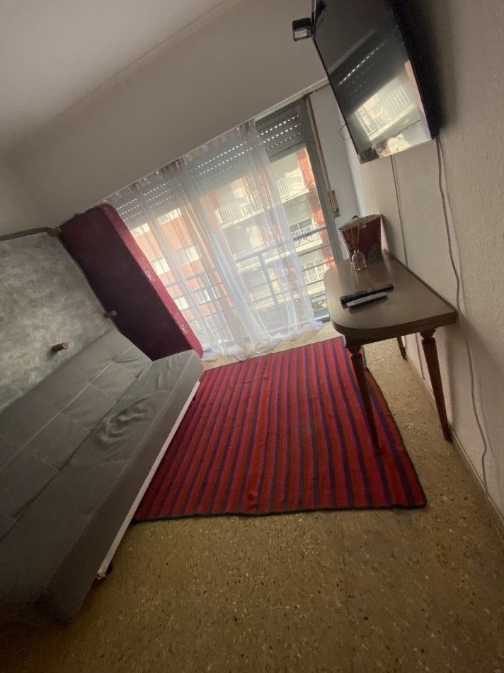 DEPARTAMENTO 2 AMB. A LA CALLE CON BALCON