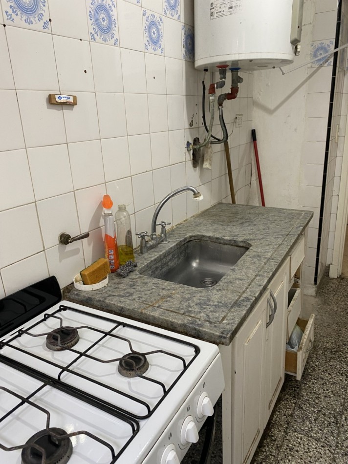 DEPARTAMENTO DOS AMB. A LA CALLE CON BALCON FRANCES VEREDA DE SOL