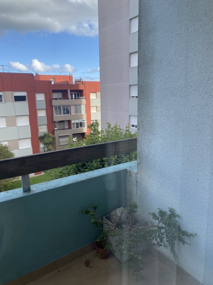 TRES AMB.CON BALCON SALIENTE