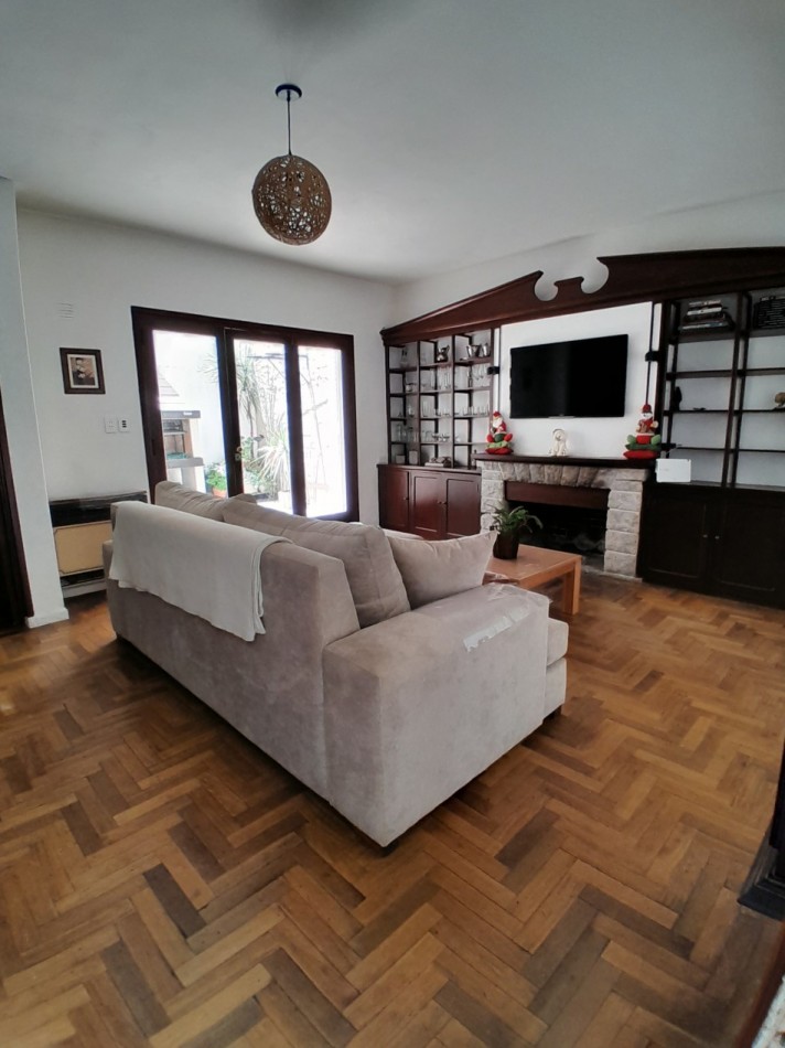 CASA EN ALQUILER USO COMERCIAL O PROFESIONAL ZONA PLAYA GRANDE