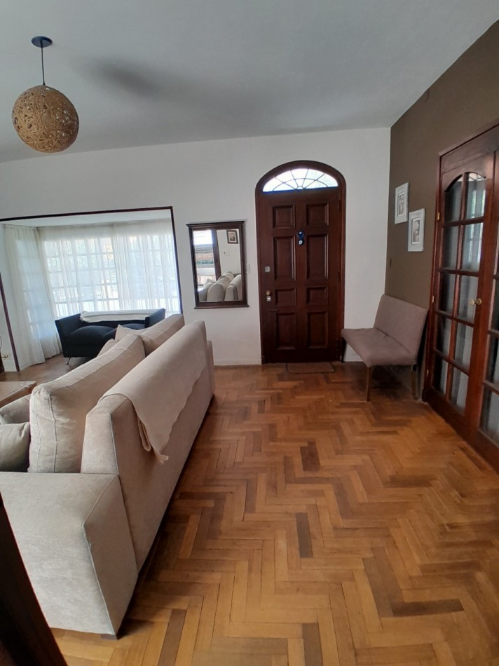 CASA EN ALQUILER USO COMERCIAL O PROFESIONAL ZONA PLAYA GRANDE
