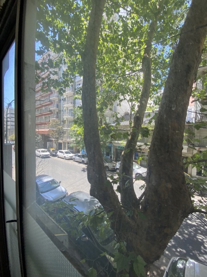 ALQUILER 2 AMB. A LA CALLE CON BALCON SALIENTE