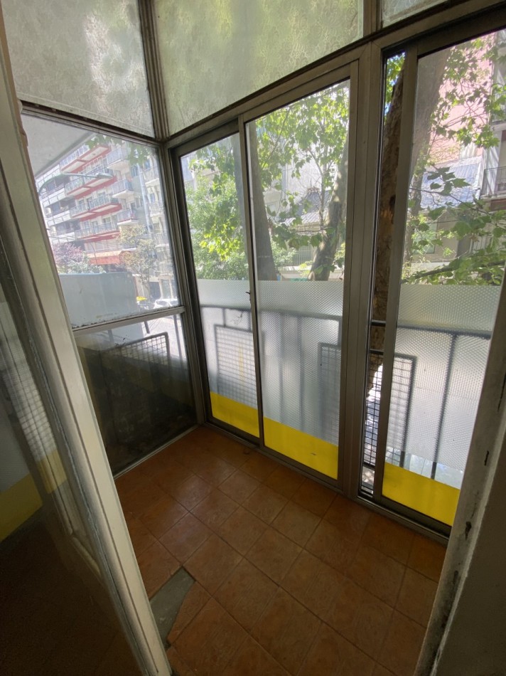 ALQUILER 2 AMB. A LA CALLE CON BALCON SALIENTE