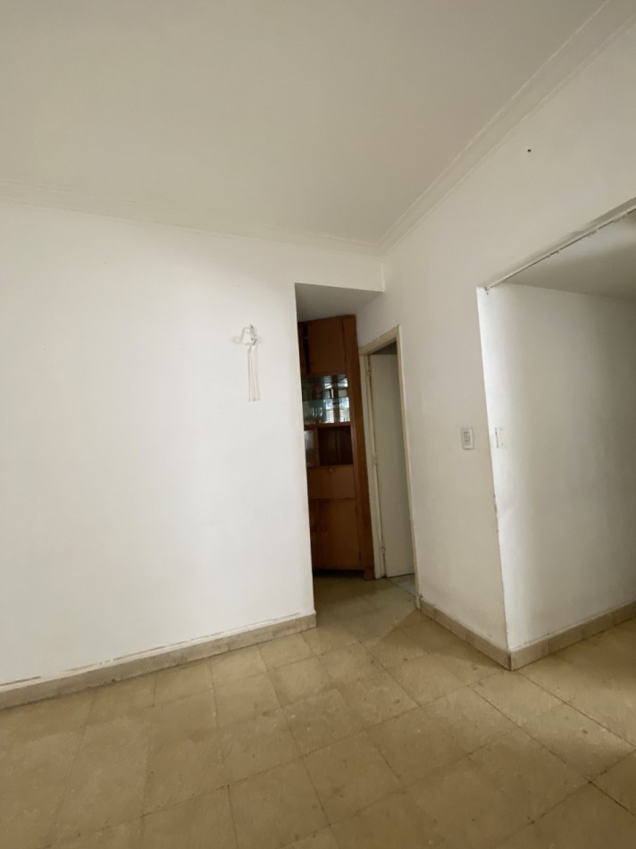 ALQUILER 2 AMB. A LA CALLE CON BALCON SALIENTE