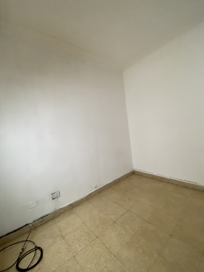 ALQUILER 2 AMB. A LA CALLE CON BALCON SALIENTE