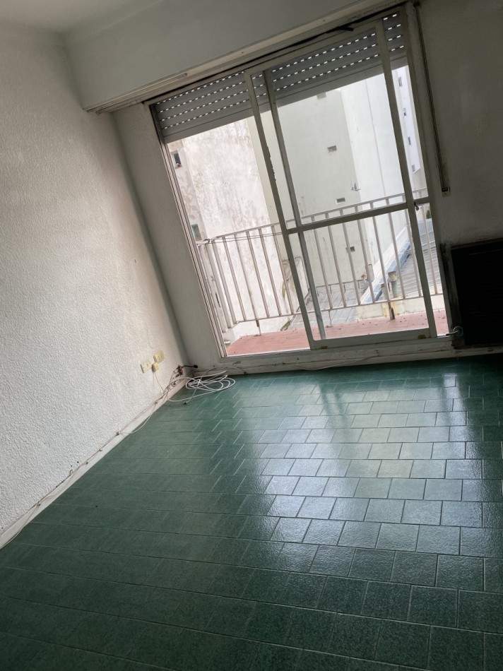 DEPARTAMENTO DOS AMB CON BALCON SALIENTE