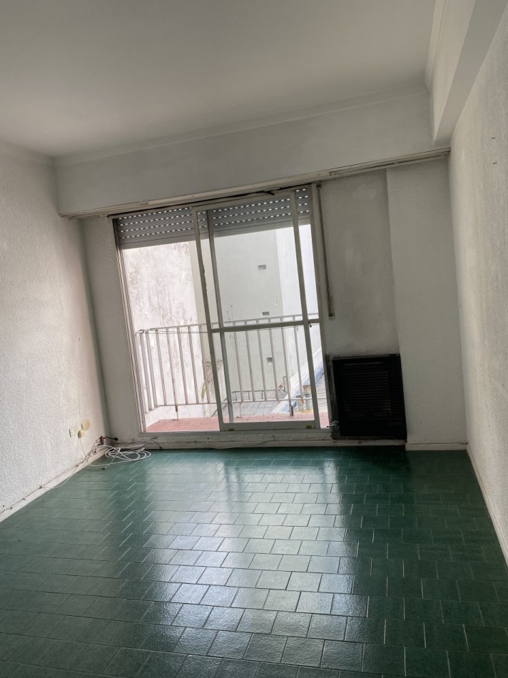 DEPARTAMENTO DOS AMB CON BALCON SALIENTE