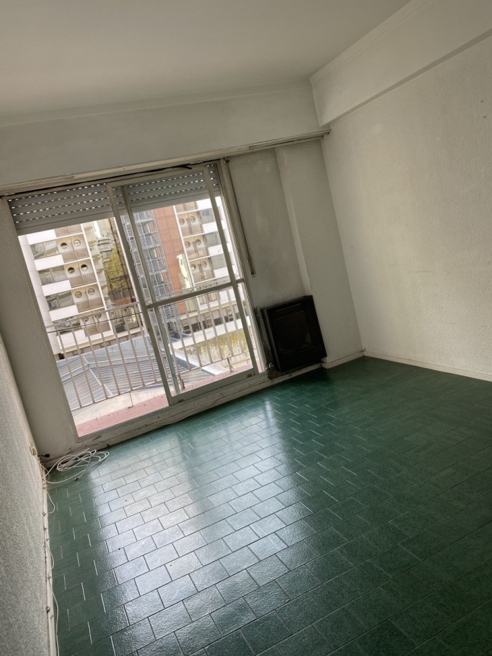 DEPARTAMENTO DOS AMB CON BALCON SALIENTE