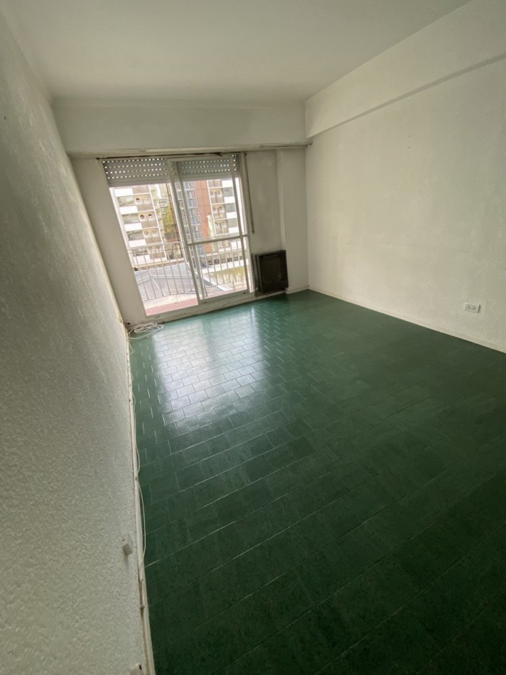 DEPARTAMENTO DOS AMB CON BALCON SALIENTE