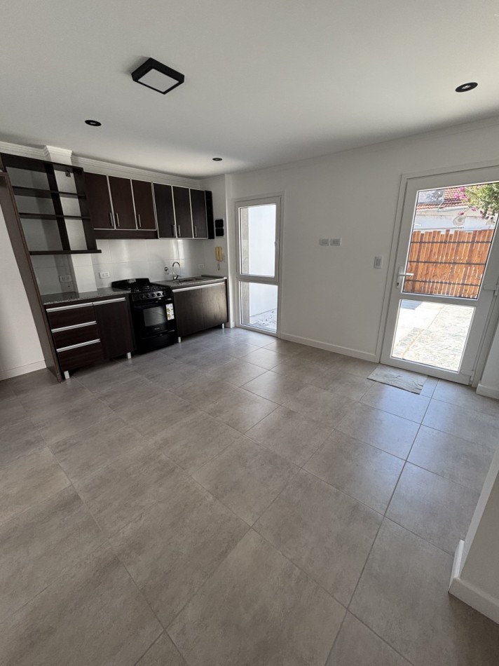 ALQUILER PH 3 ambientes CHAUVIN