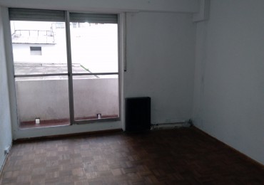 DEPARTAMENTO DOS AMB CON BALCON Y PATIO