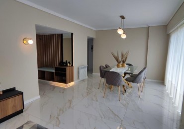 Departamento 4 ambientes a la calle con cochera